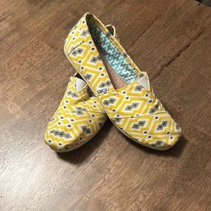 Tom’s slip ons geometric print